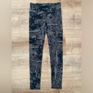 ALO Yoga Airbrush Tile Print Legging- Small